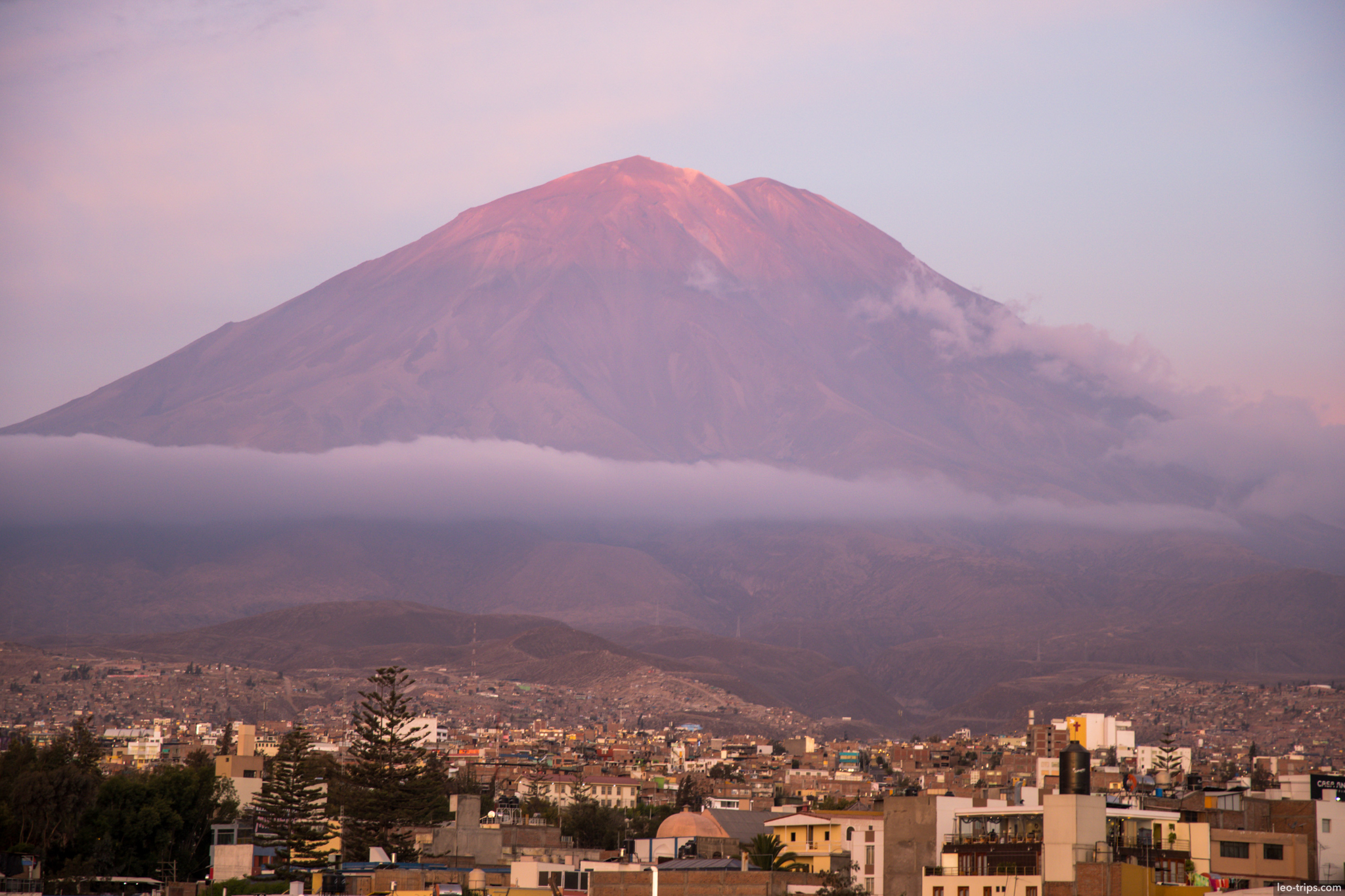 el misti volcano sunset pink sky arequipa city arequipa