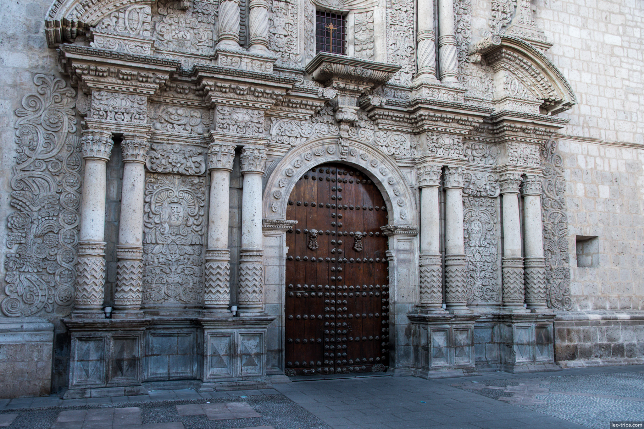 iglesia la compania de jesus baroque portal arequipa arequipa