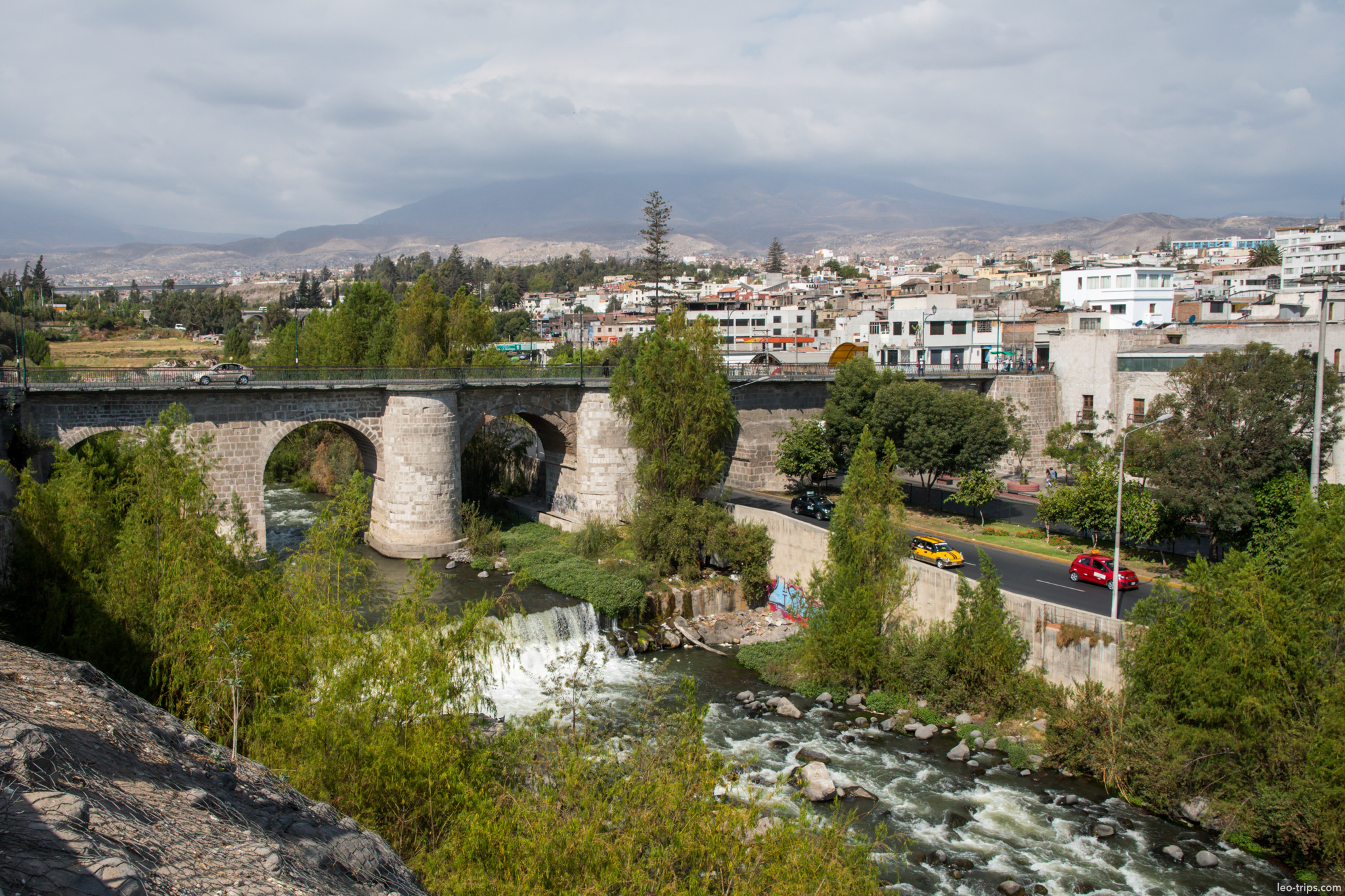puente bolognesi colonial bridge rio chili arequipa arequipa