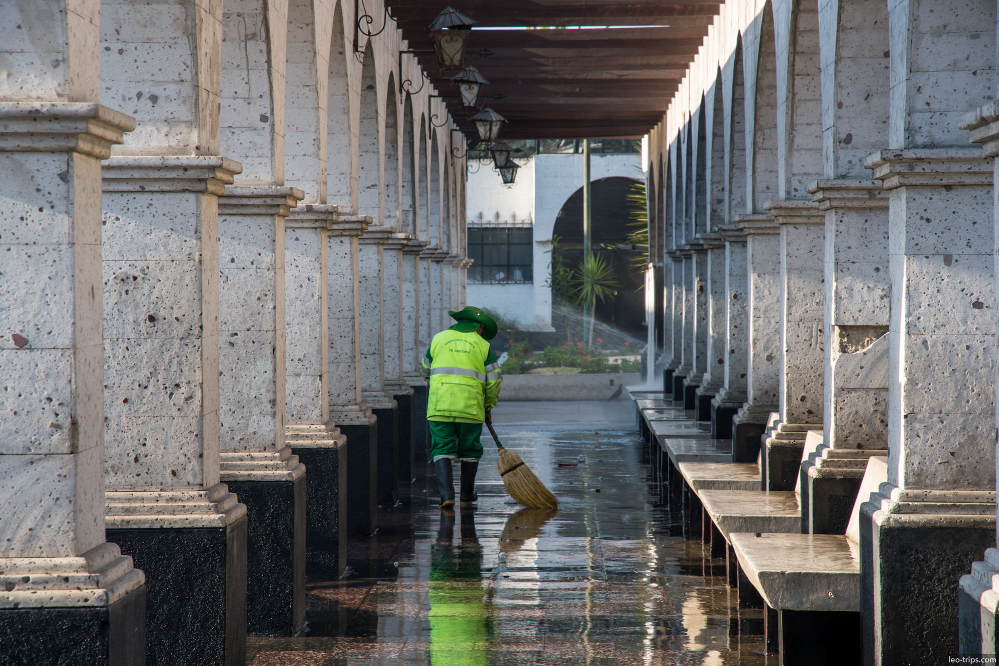 street sweeper sillar arcade morning arequipa arequipa