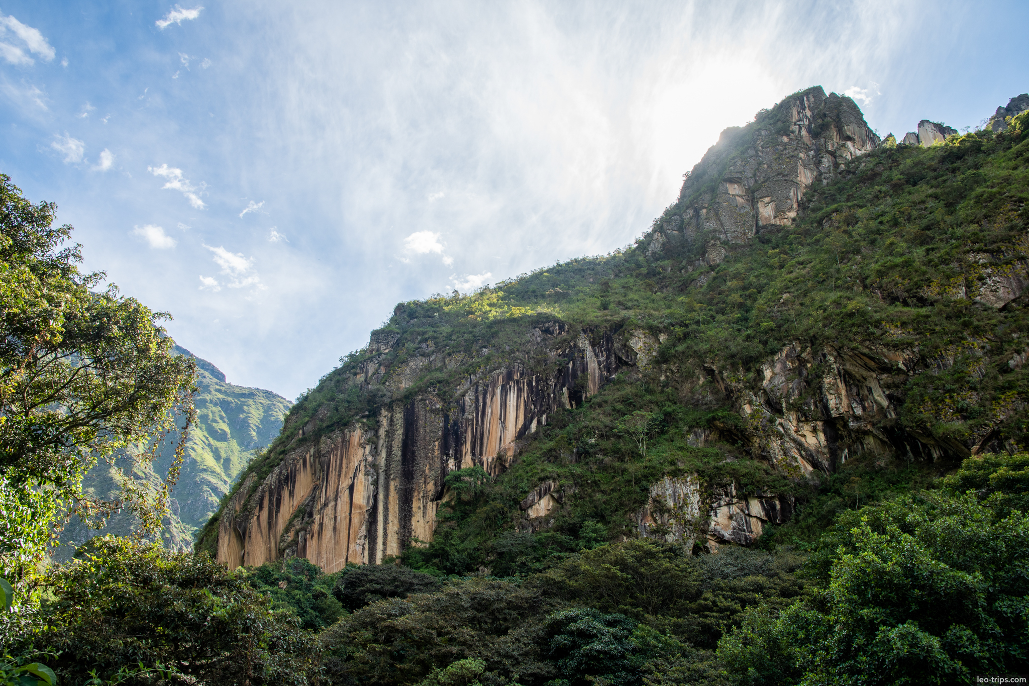 aguas calientes canyon columnar basalt cliffs around aguas calientes
