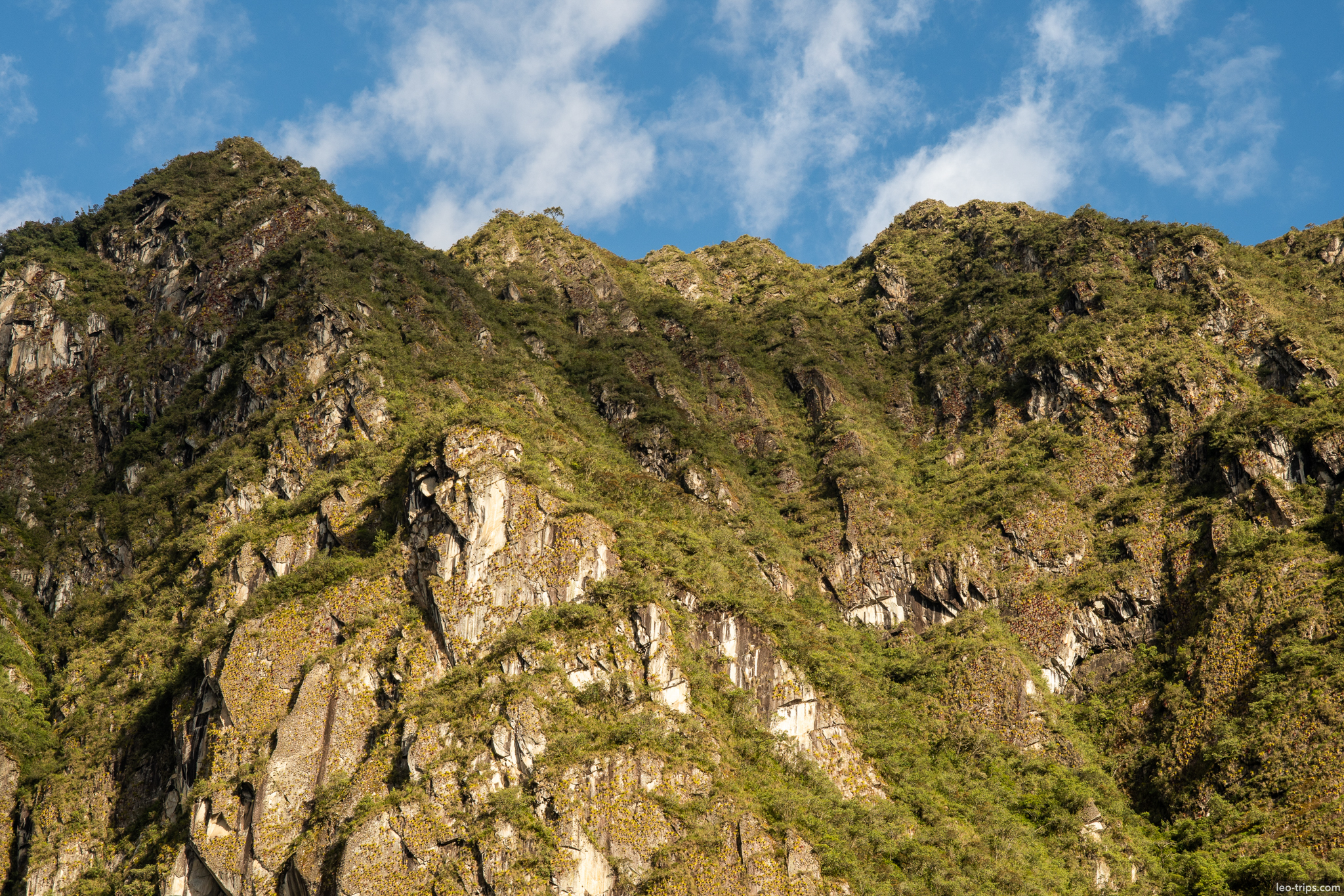 aguas calientes cloud forest rocky cliffs closeup around aguas calientes