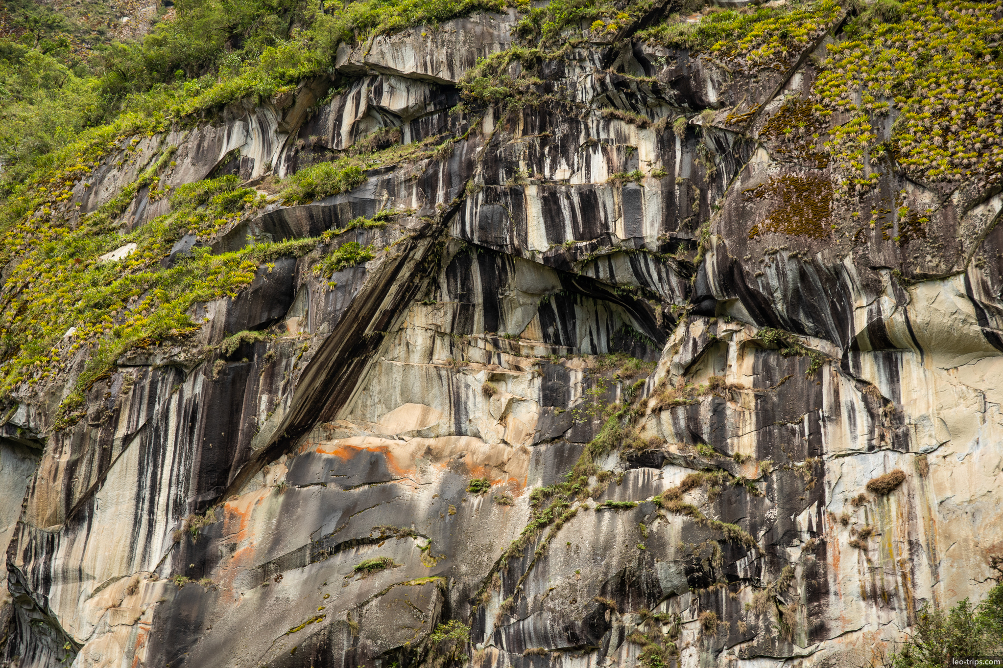 aguas calientes striated granite cliff face around aguas calientes