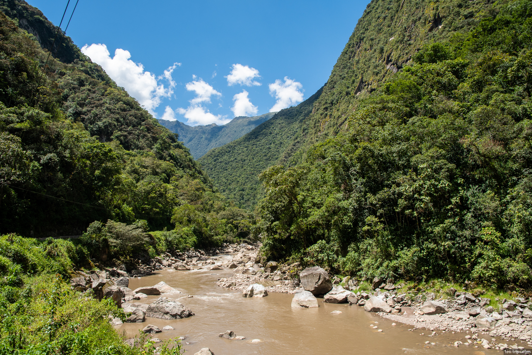 urubamba river lush jungle valley around aguas calientes