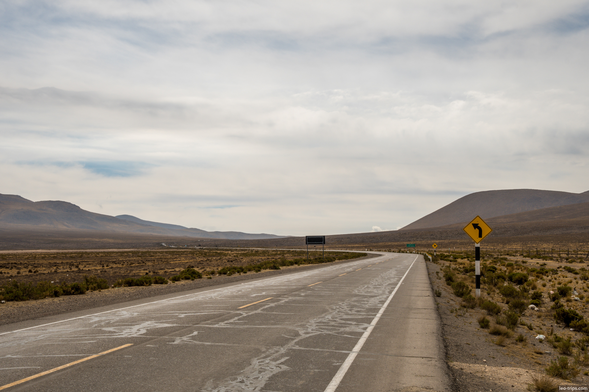 straight desert highway altiplano arequipa colca canyon