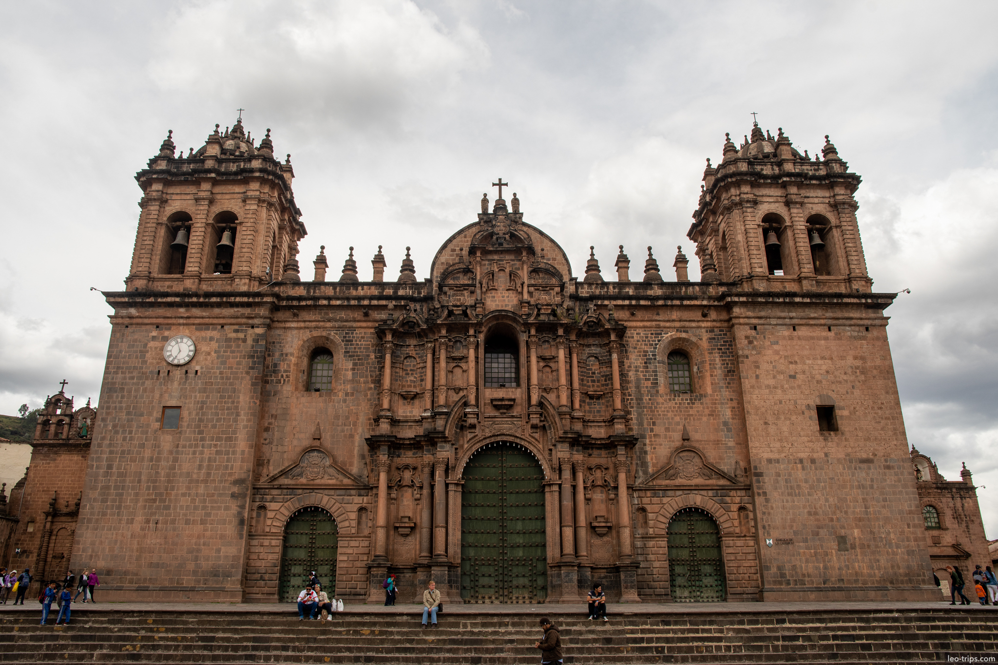 catedral basilica cusco main facade plaza cusco