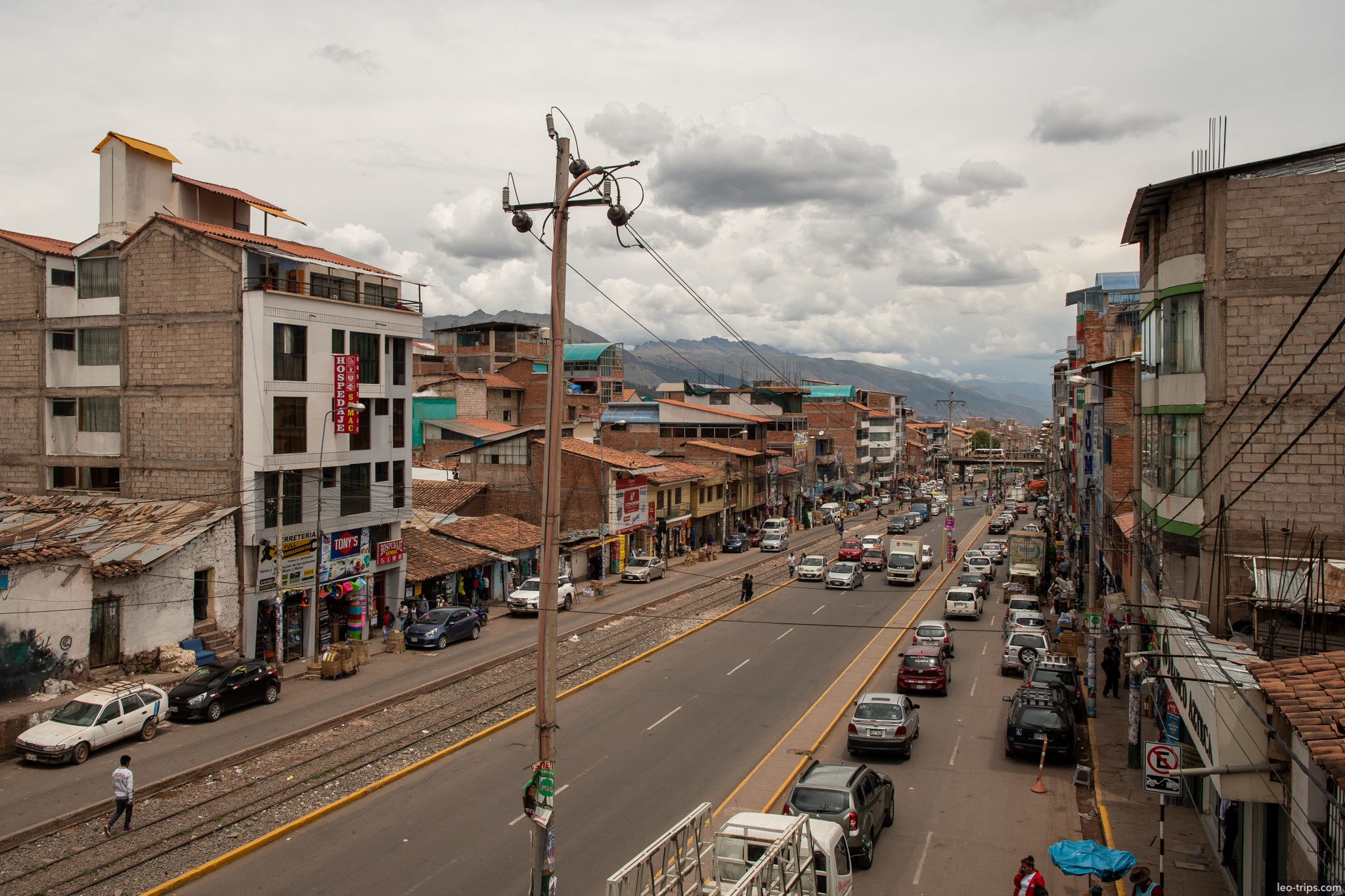 cusco main avenue railway tracks traffic cusco