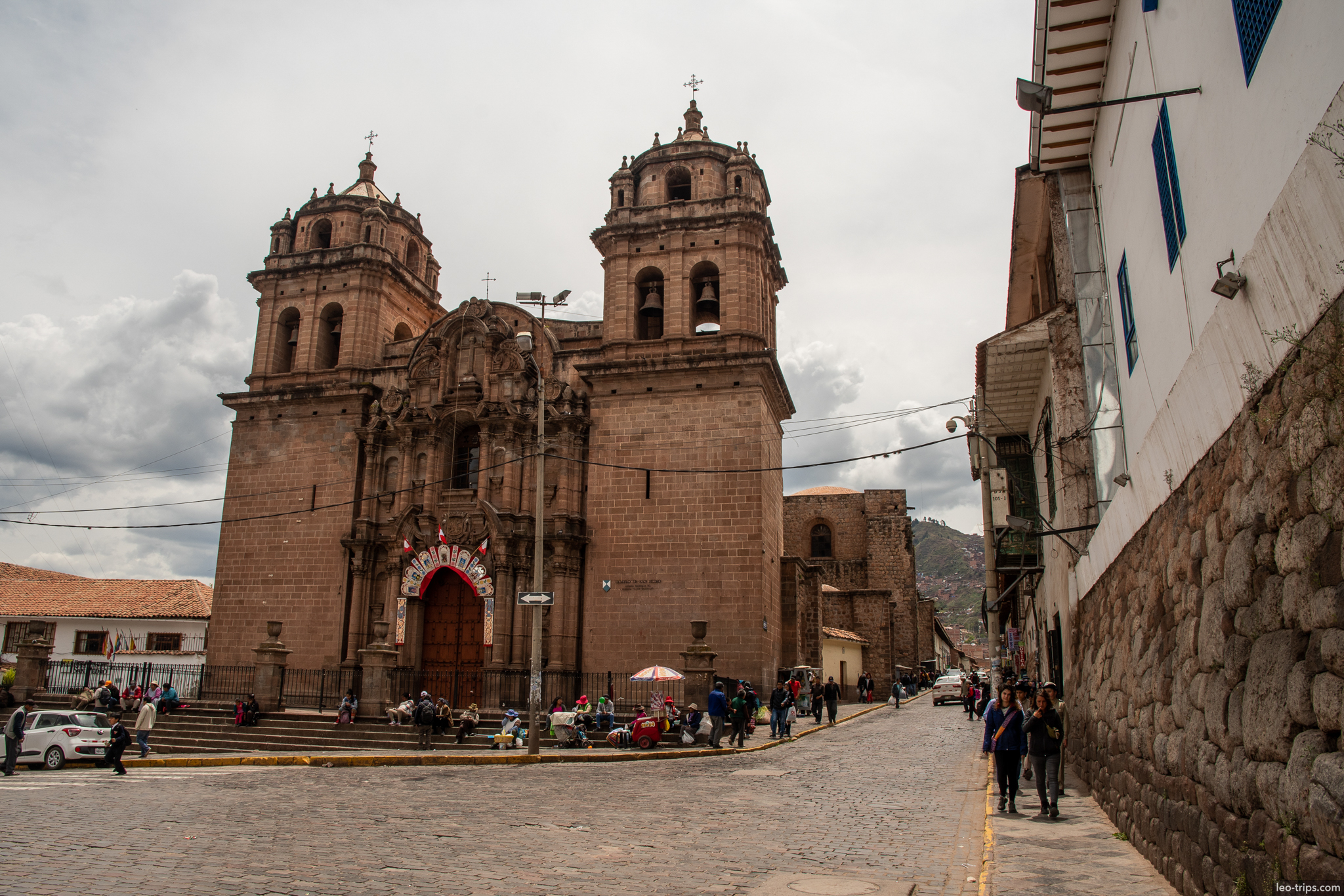 iglesia la merced two towers street view cusco