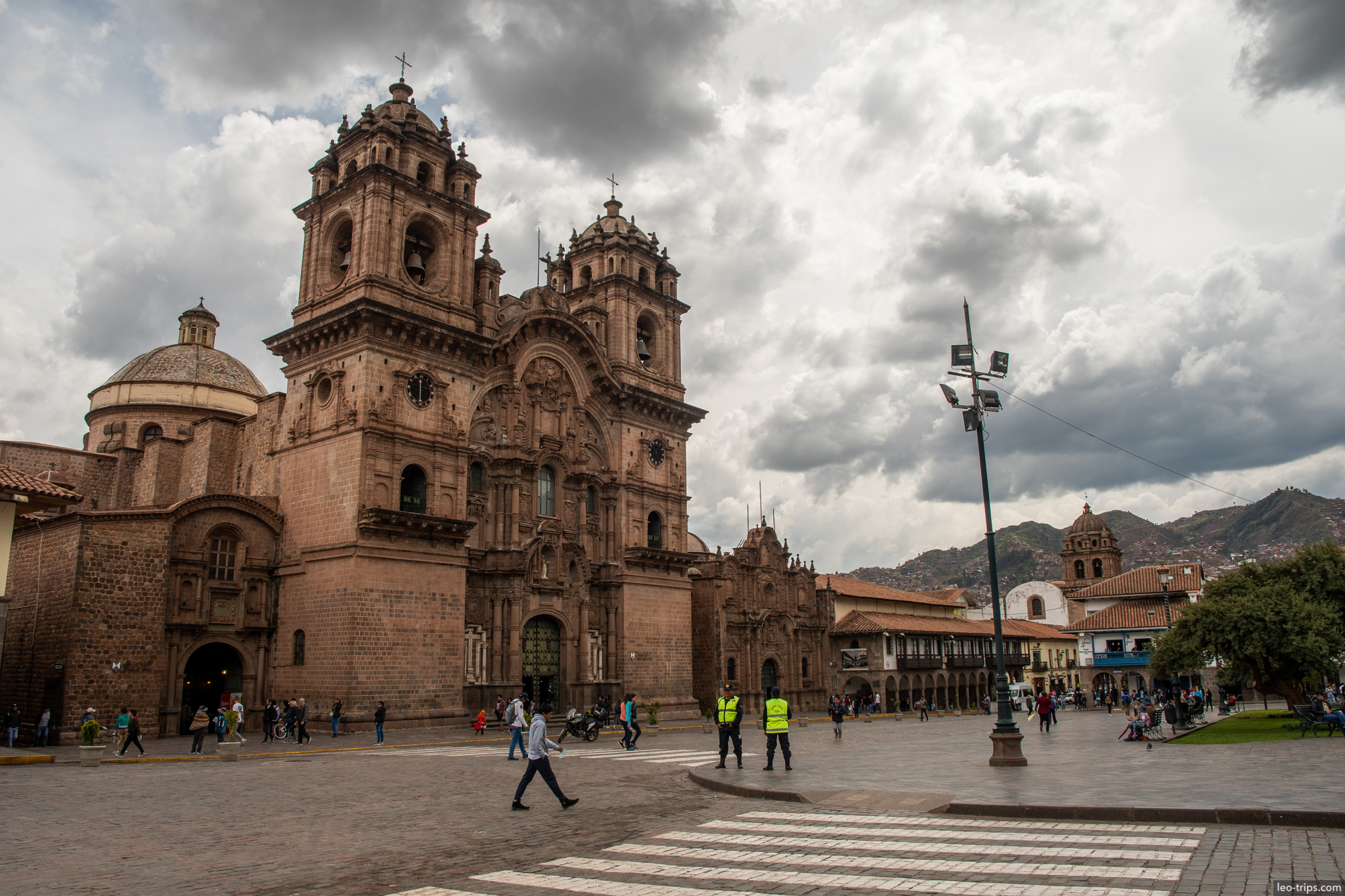 la compania de jesus church facade plaza cusco