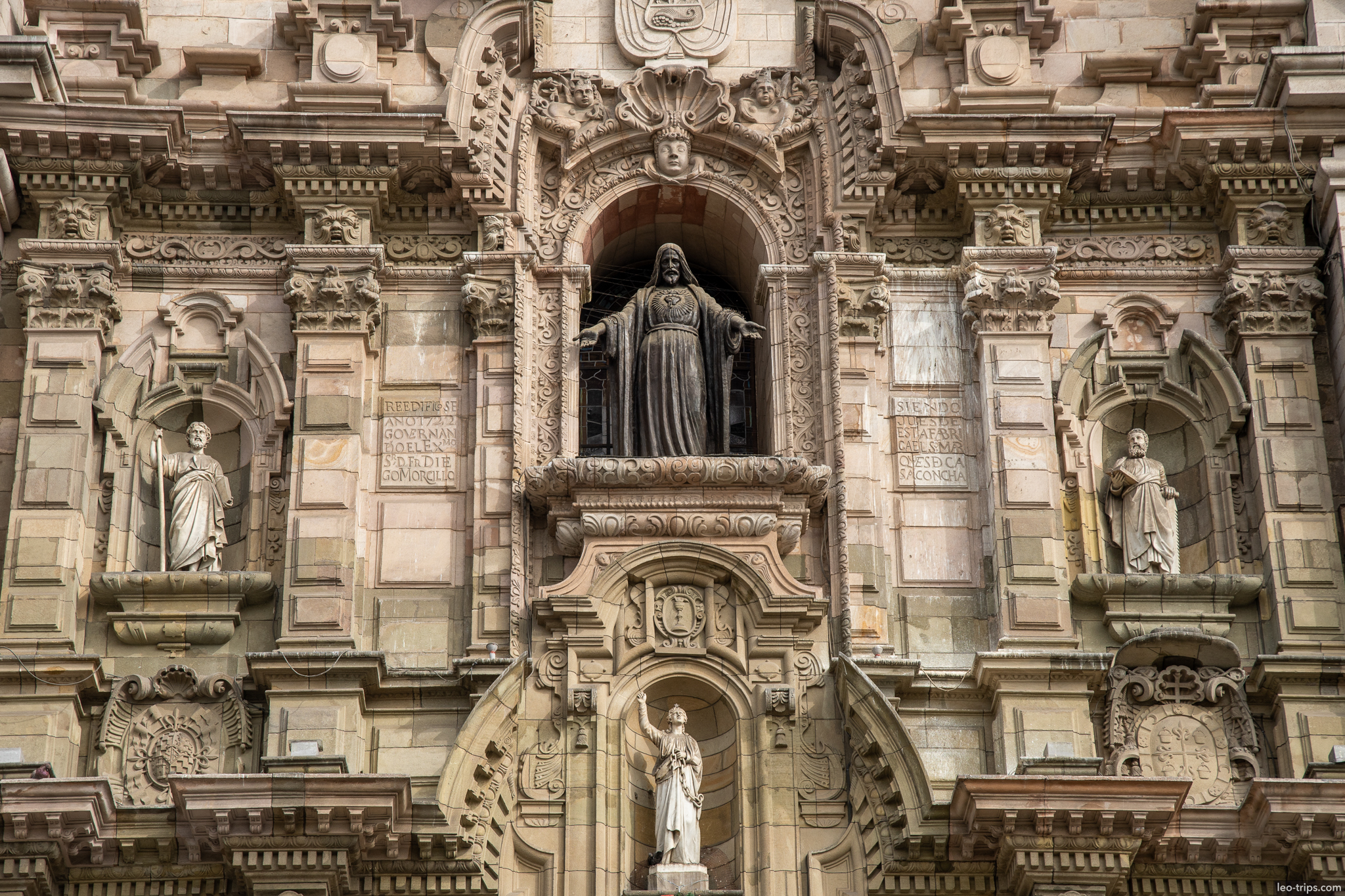 catedral lima baroque facade sculptures lima