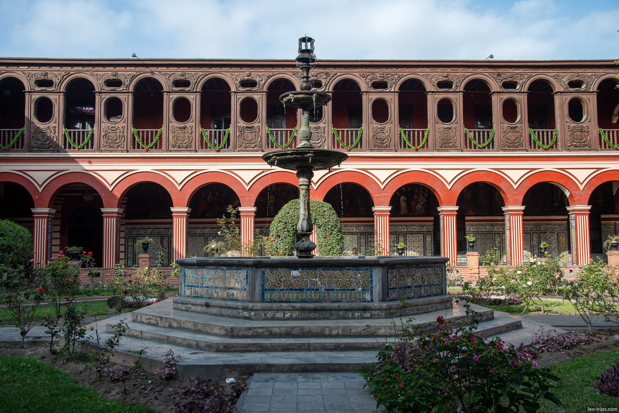 convento santo domingo cloister fountain lima