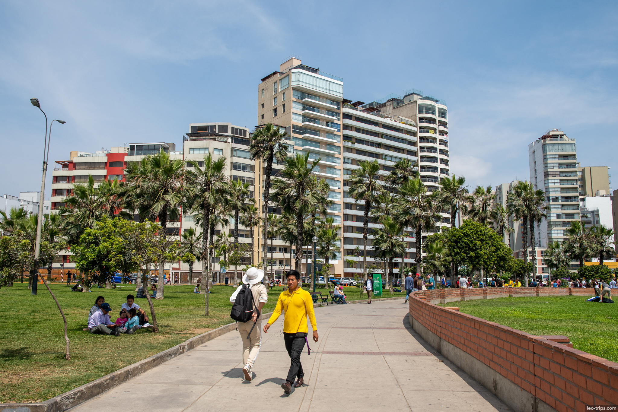miraflores malecon park palms apartments lima