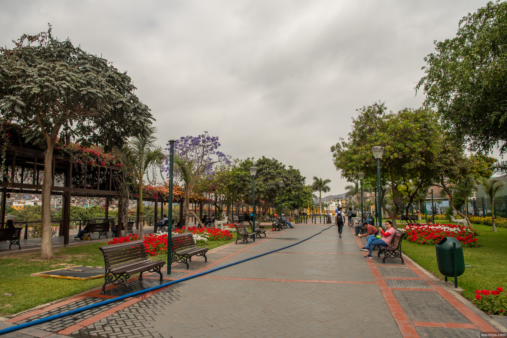 parque muralla alameda riverside park lima lima