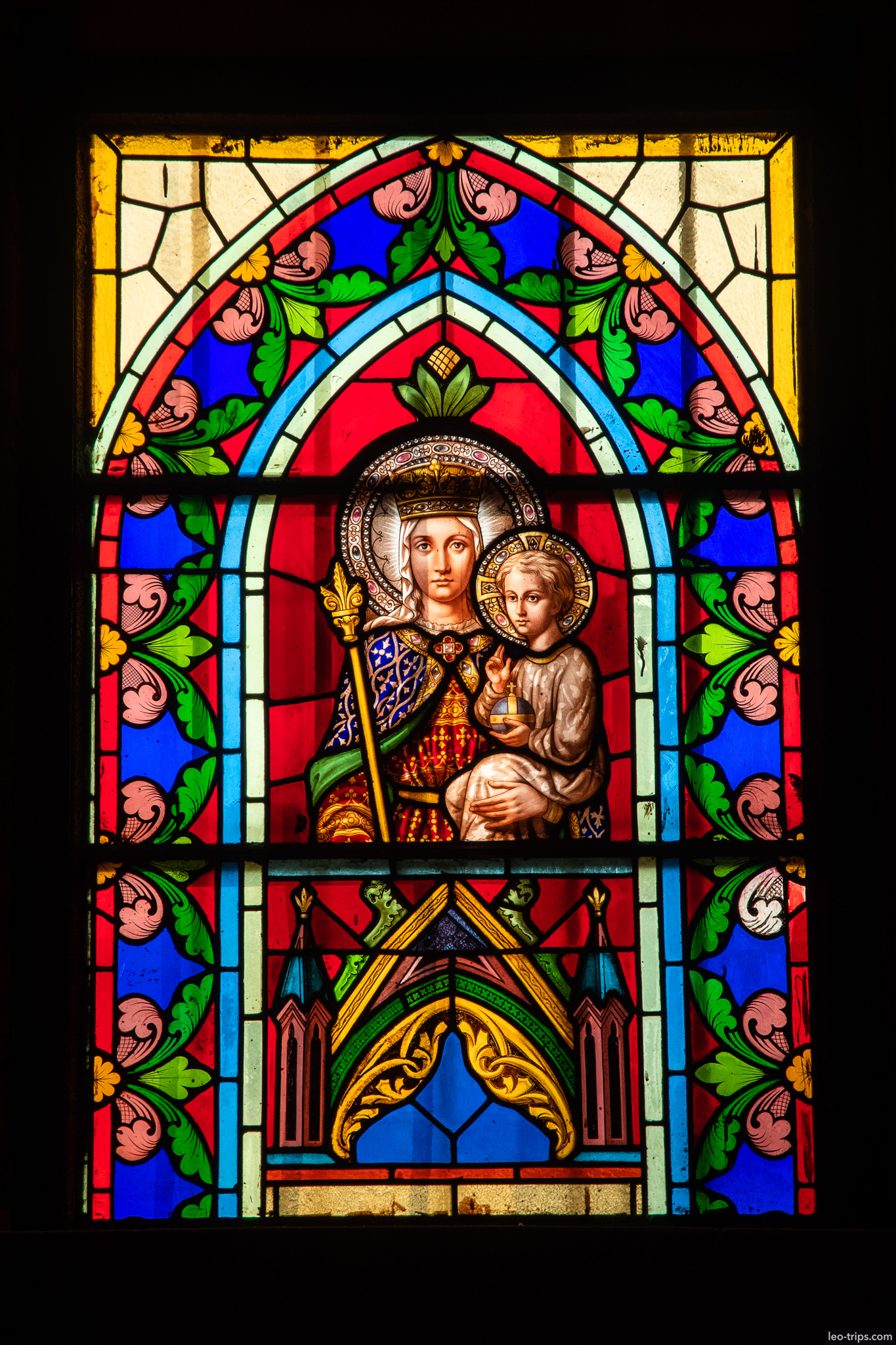 stained glass madonna child church lima