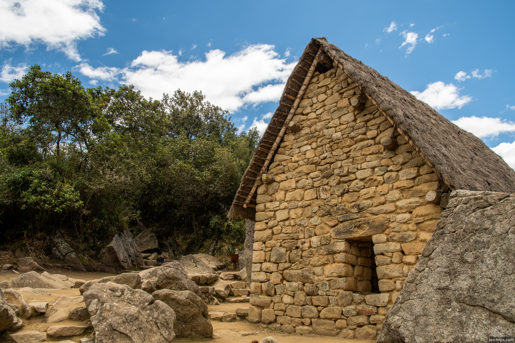 casa del guardian thatched roof closeup machu picchu