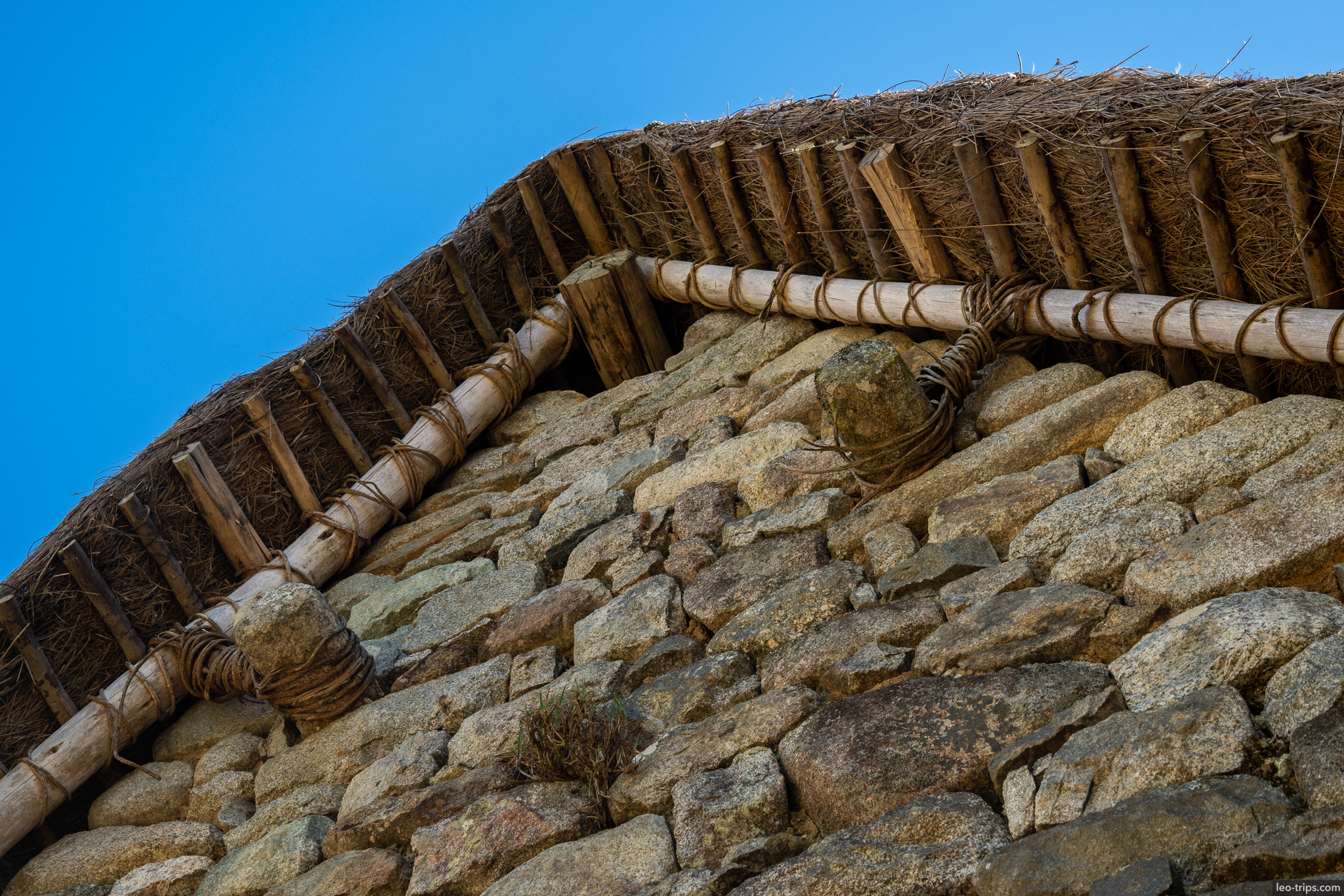 ichu thatched roof detail wooden beams binding machu picchu