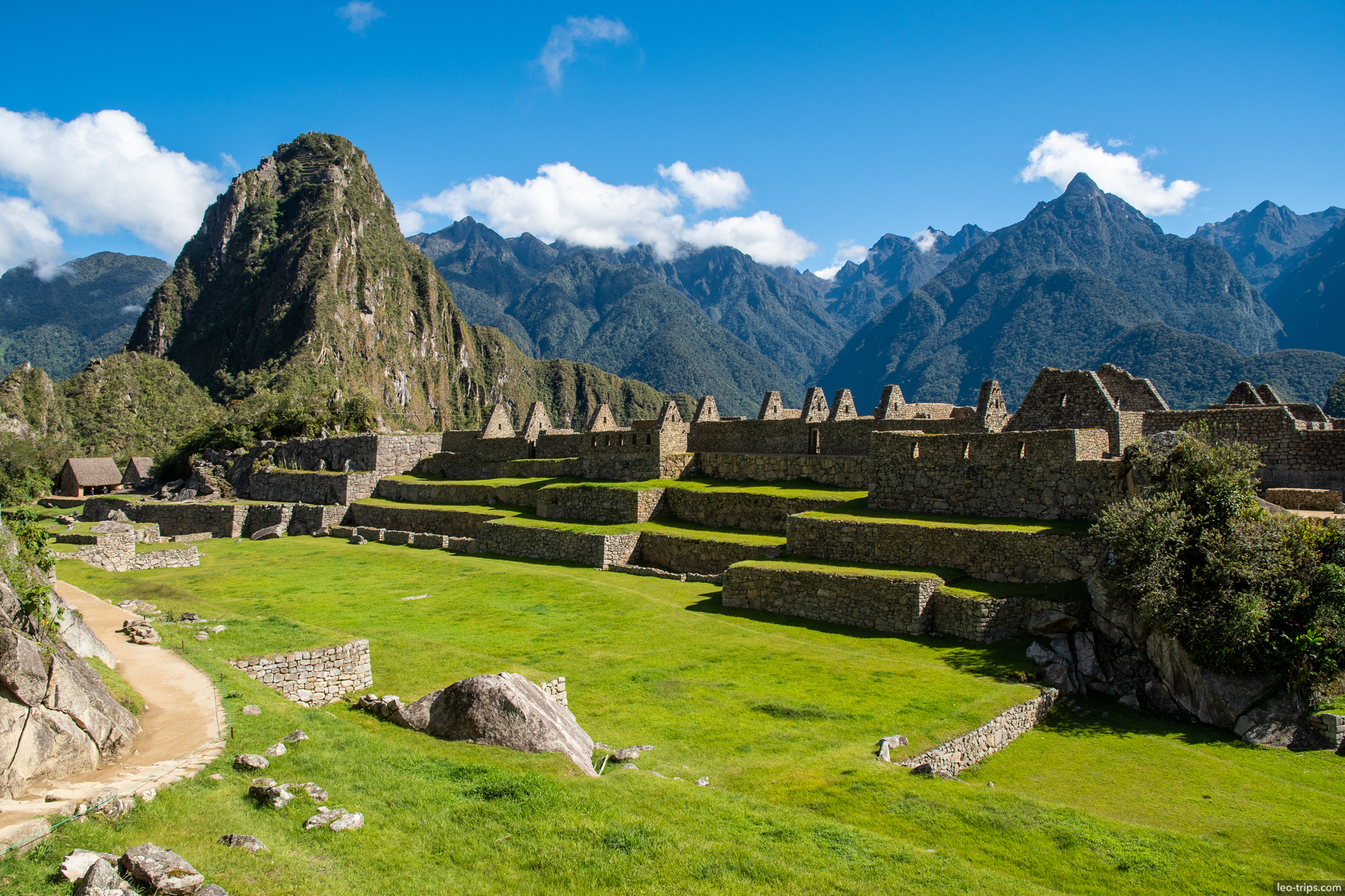machu picchu classic view huayna picchu gabled houses machu picchu