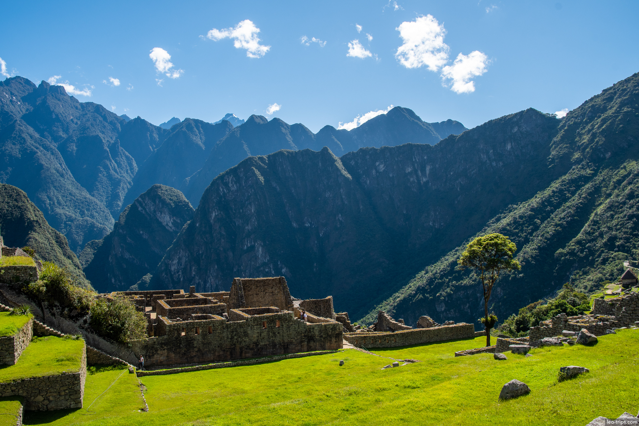 temple sector green plaza andes mountains machu picchu