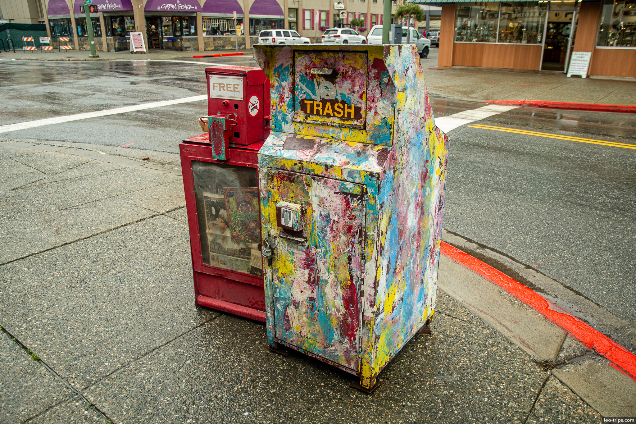 Art trash box anchorage