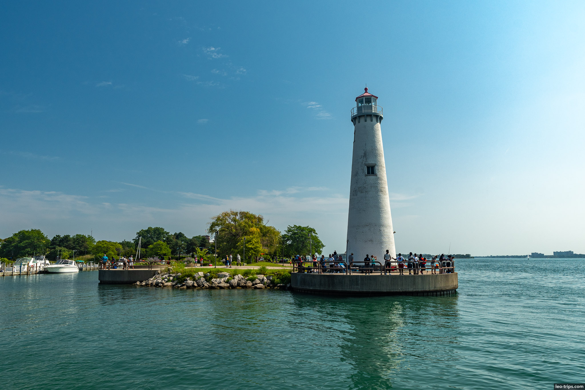 milliken state park lighthouse detroit