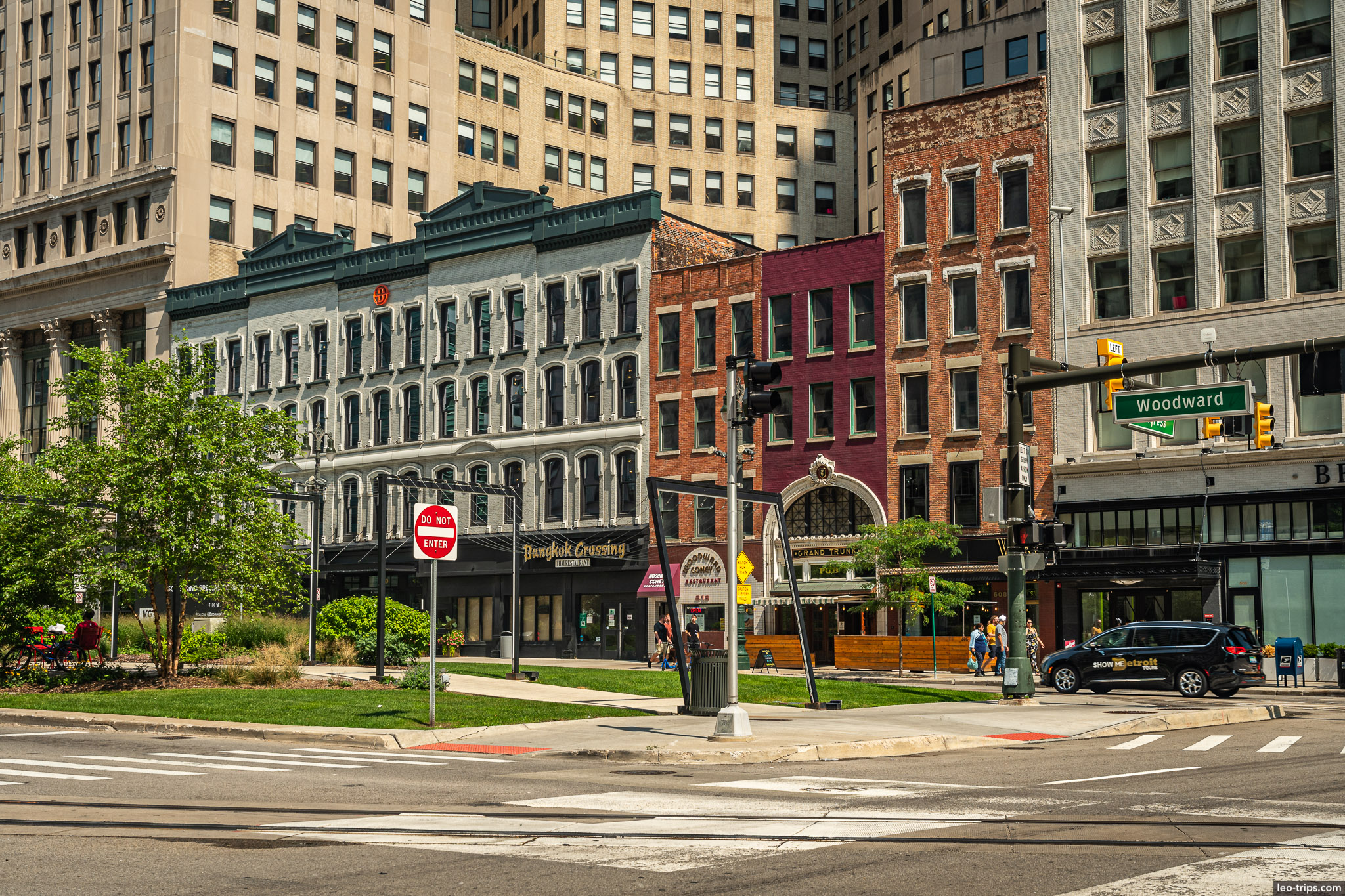 pub and restaurants at woodward ave detroit