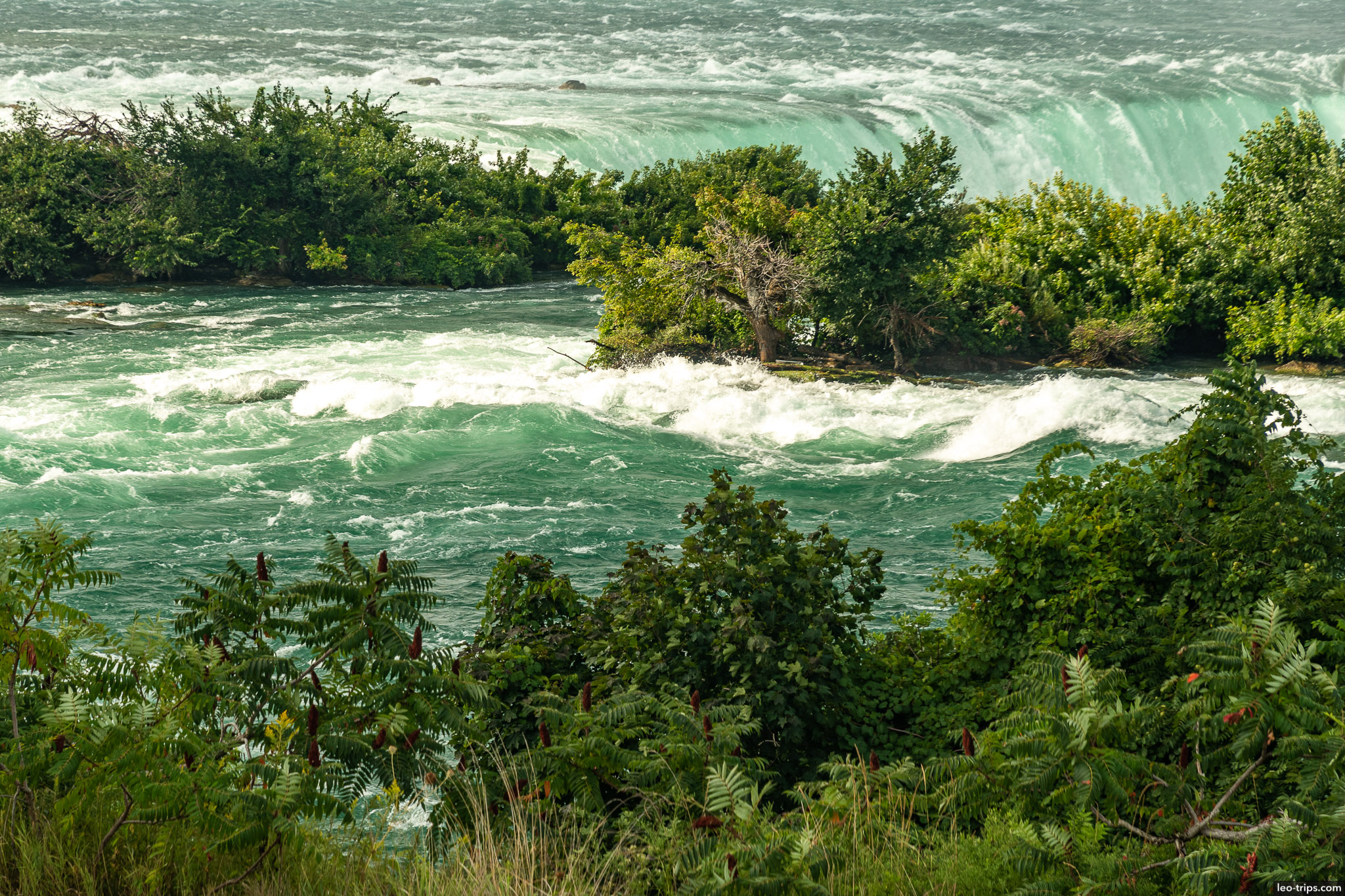 islands before waterfall niagara falls state park
