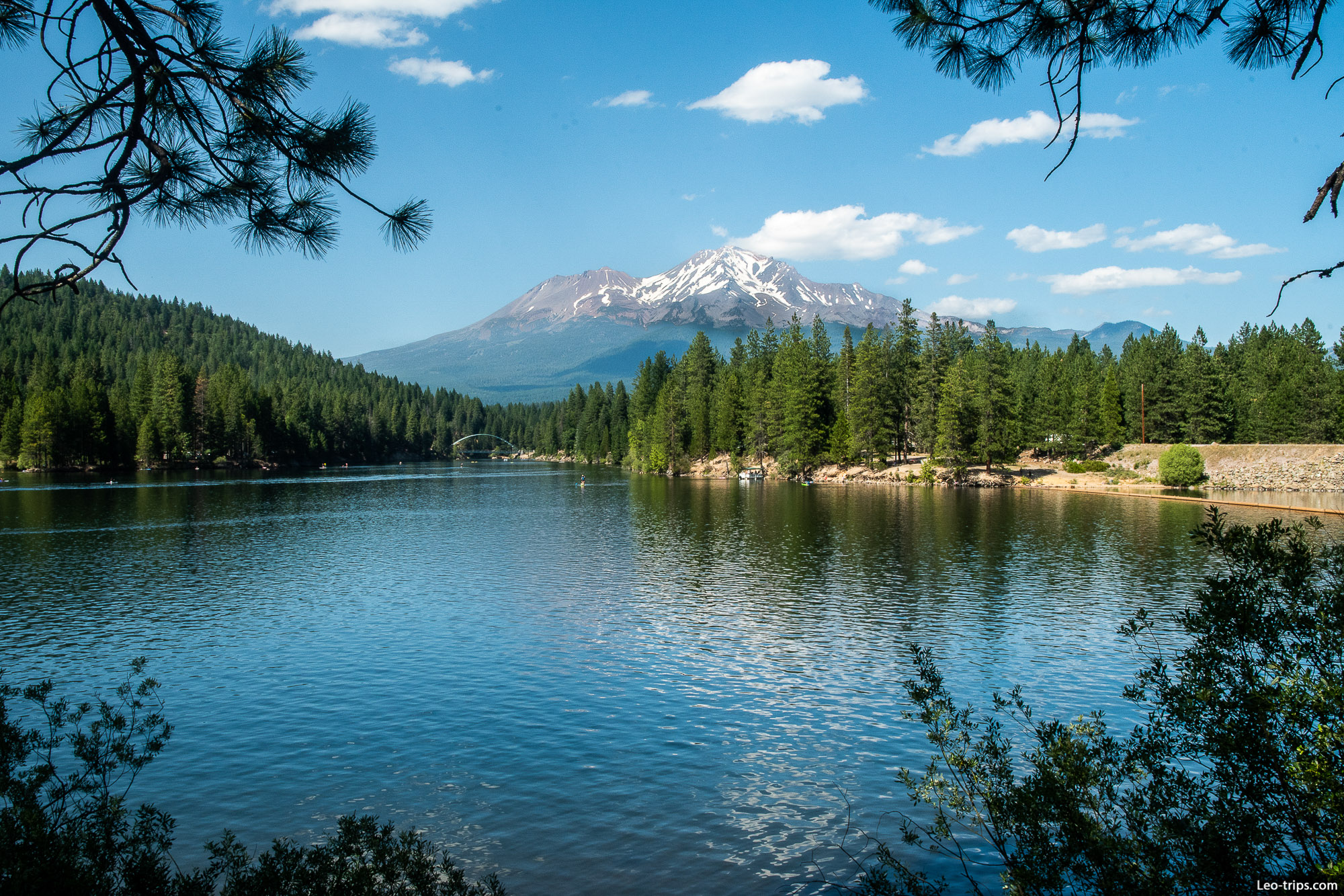 siskiyou lake with shasta mountain behind shasta trinity national forest