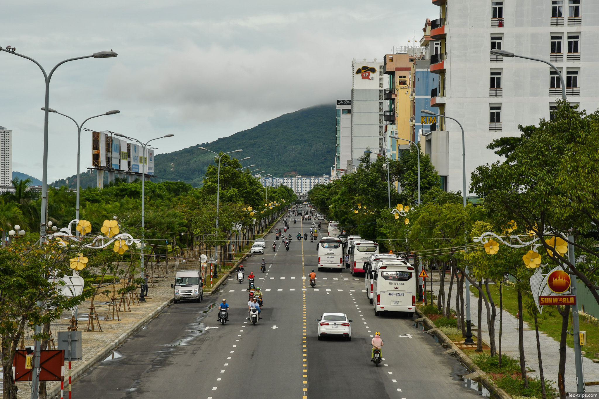 danang boulevard sunworld motorcycles traffic da nang