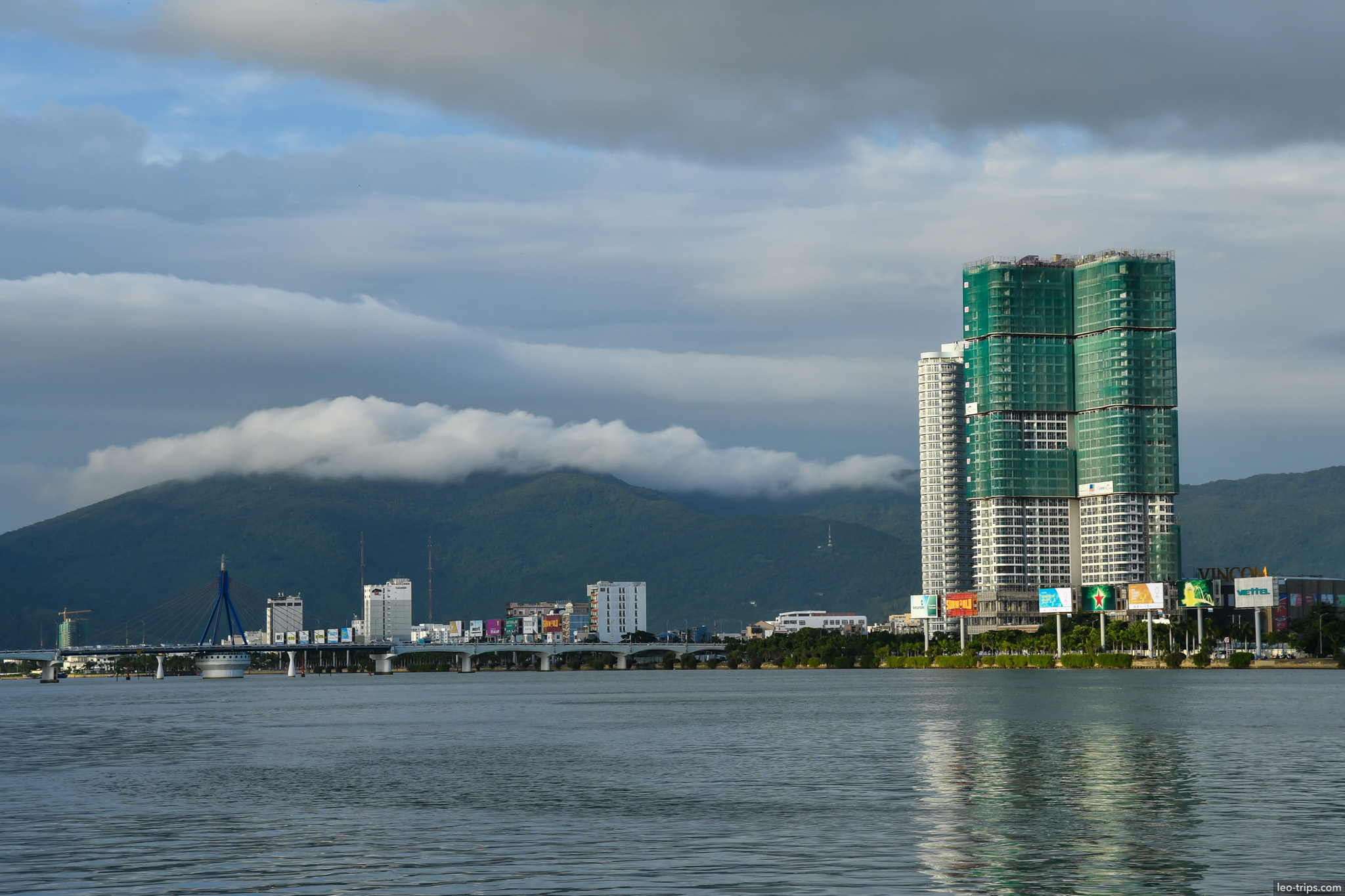 danang han river twin towers construction clouds da nang