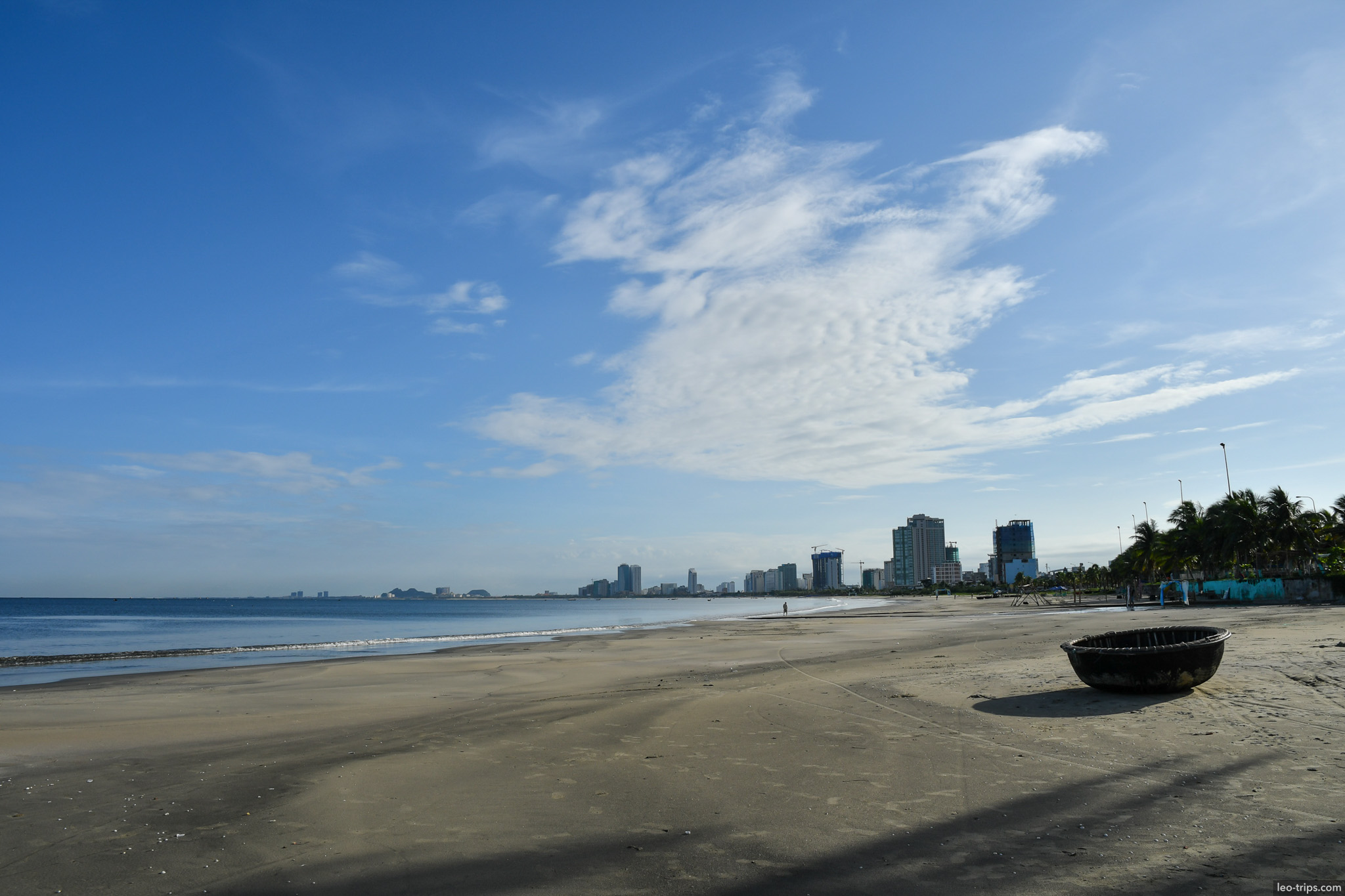 danang my khe beach round basket boat morning da nang