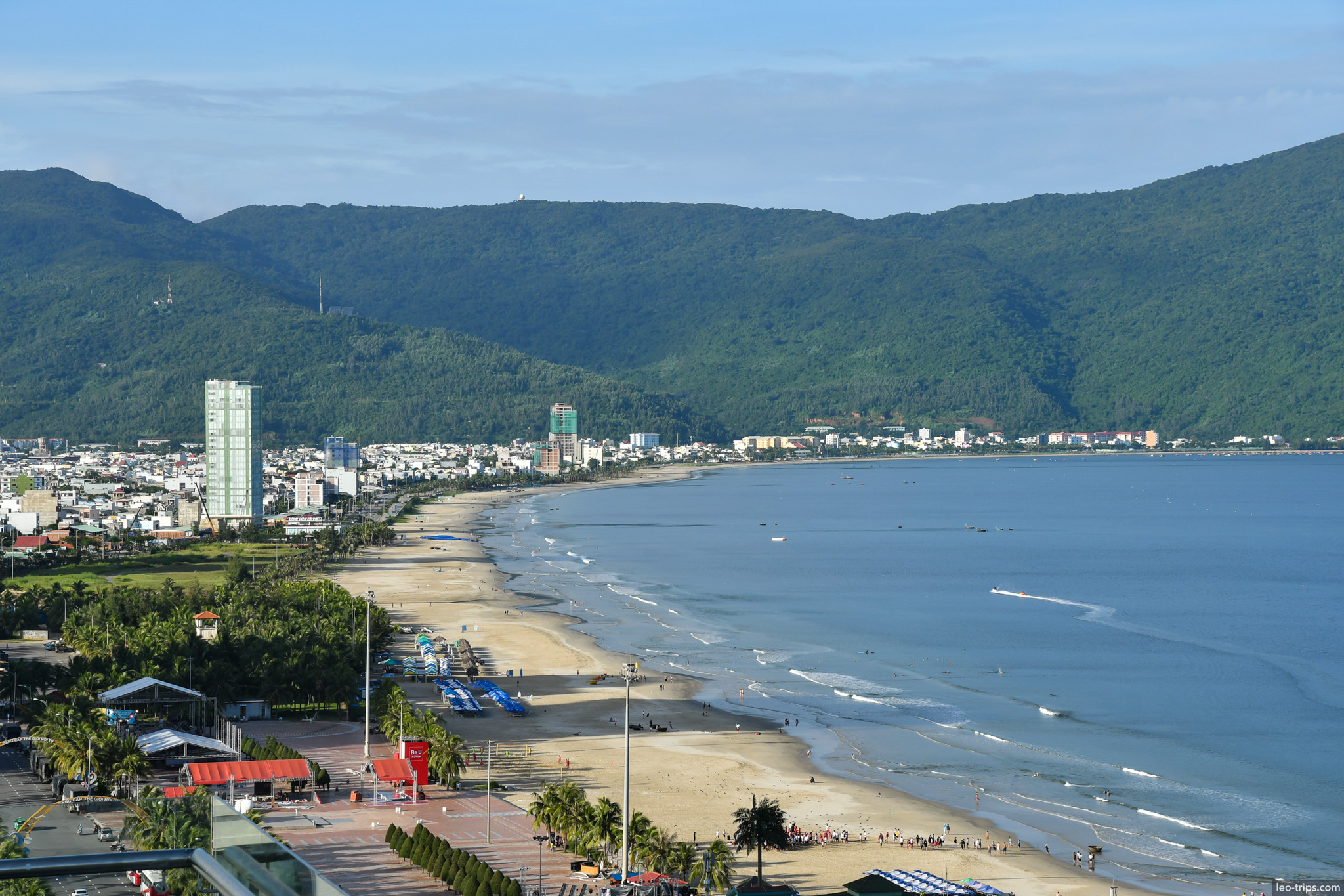 danang my khe beach son tra mountains panorama da nang