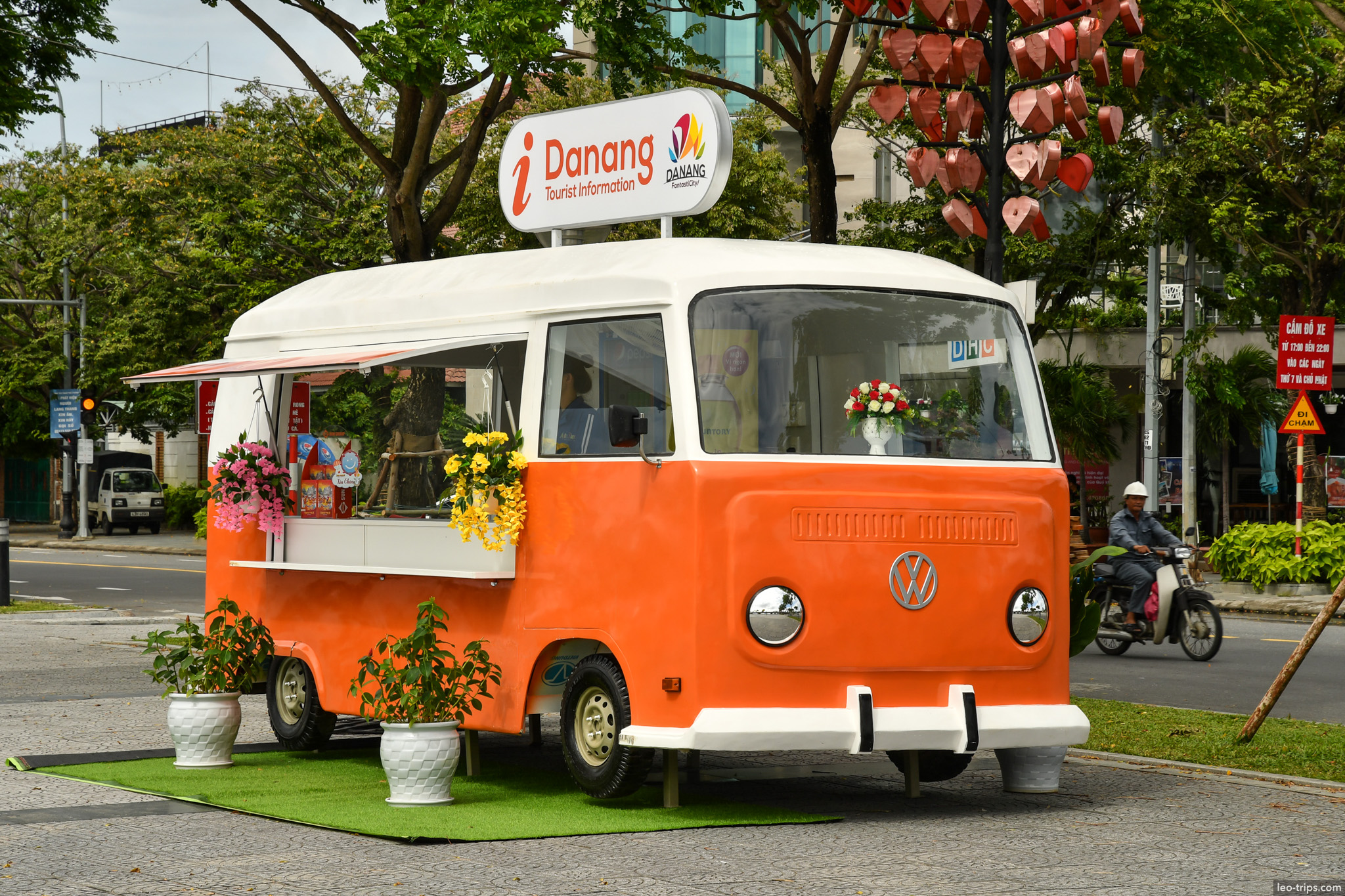danang tourist information orange vw bus da nang