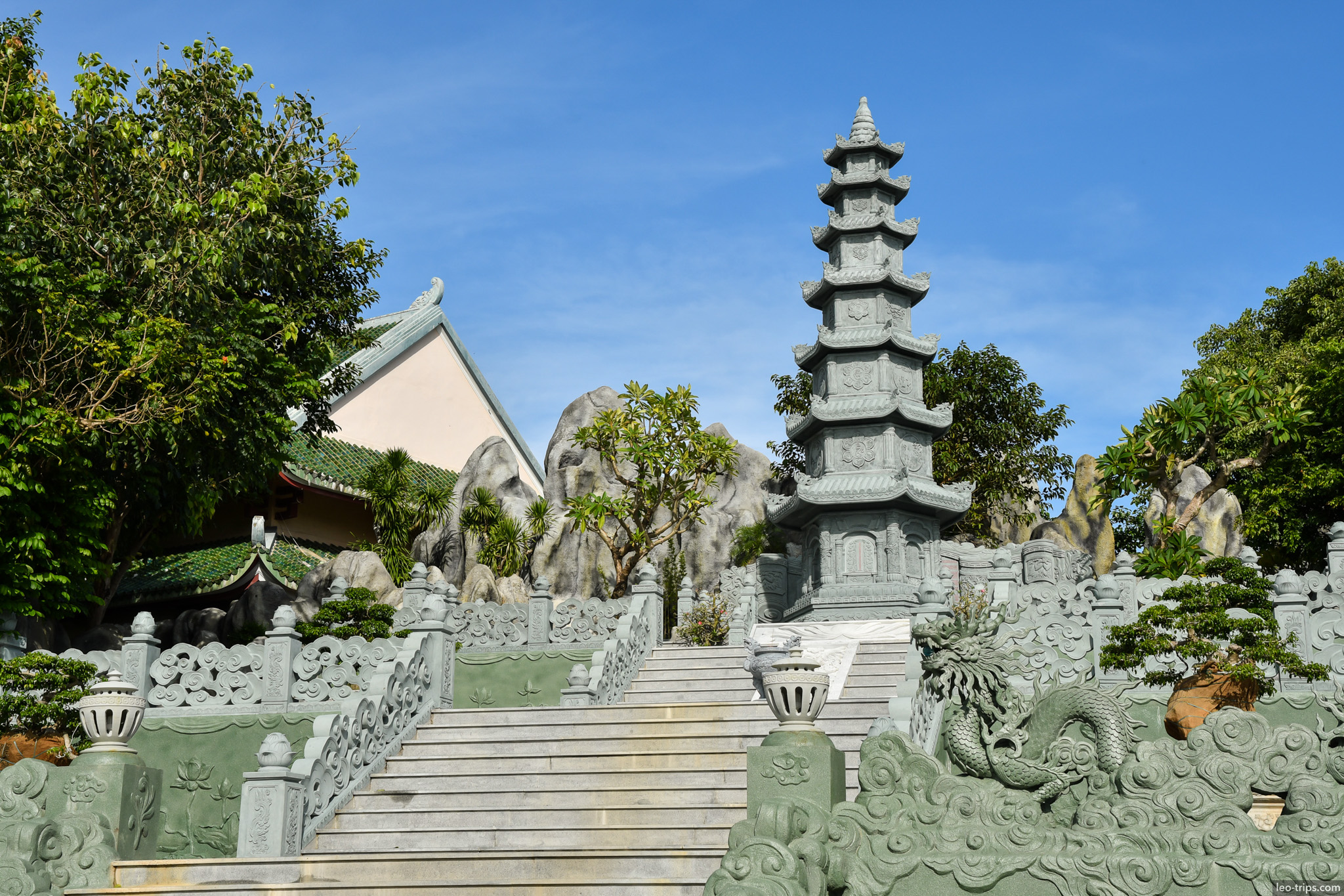 linh ung pagoda stone stupa dragon staircase da nang