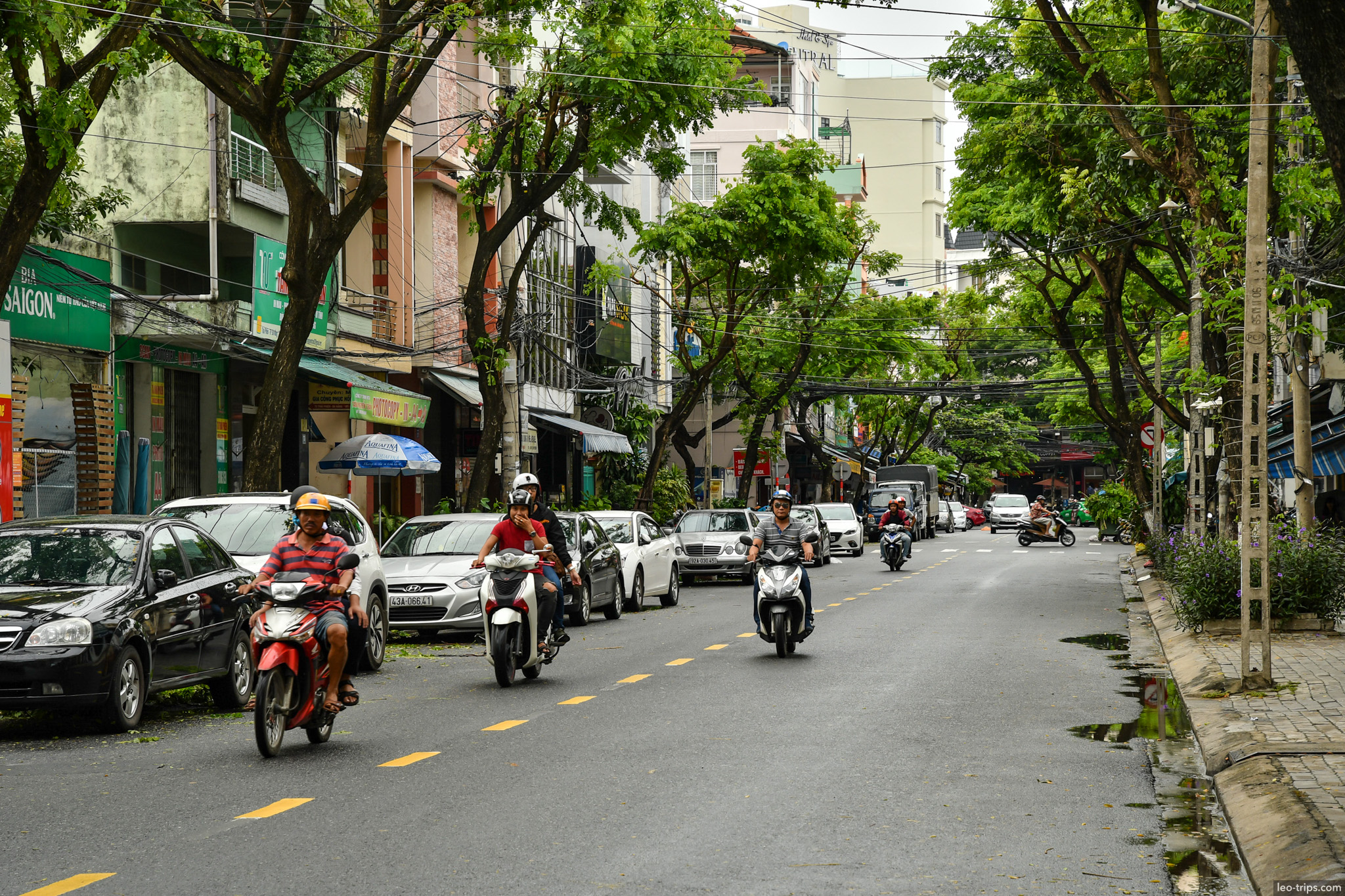 saigon street motorcycles traffic vietnam da nang