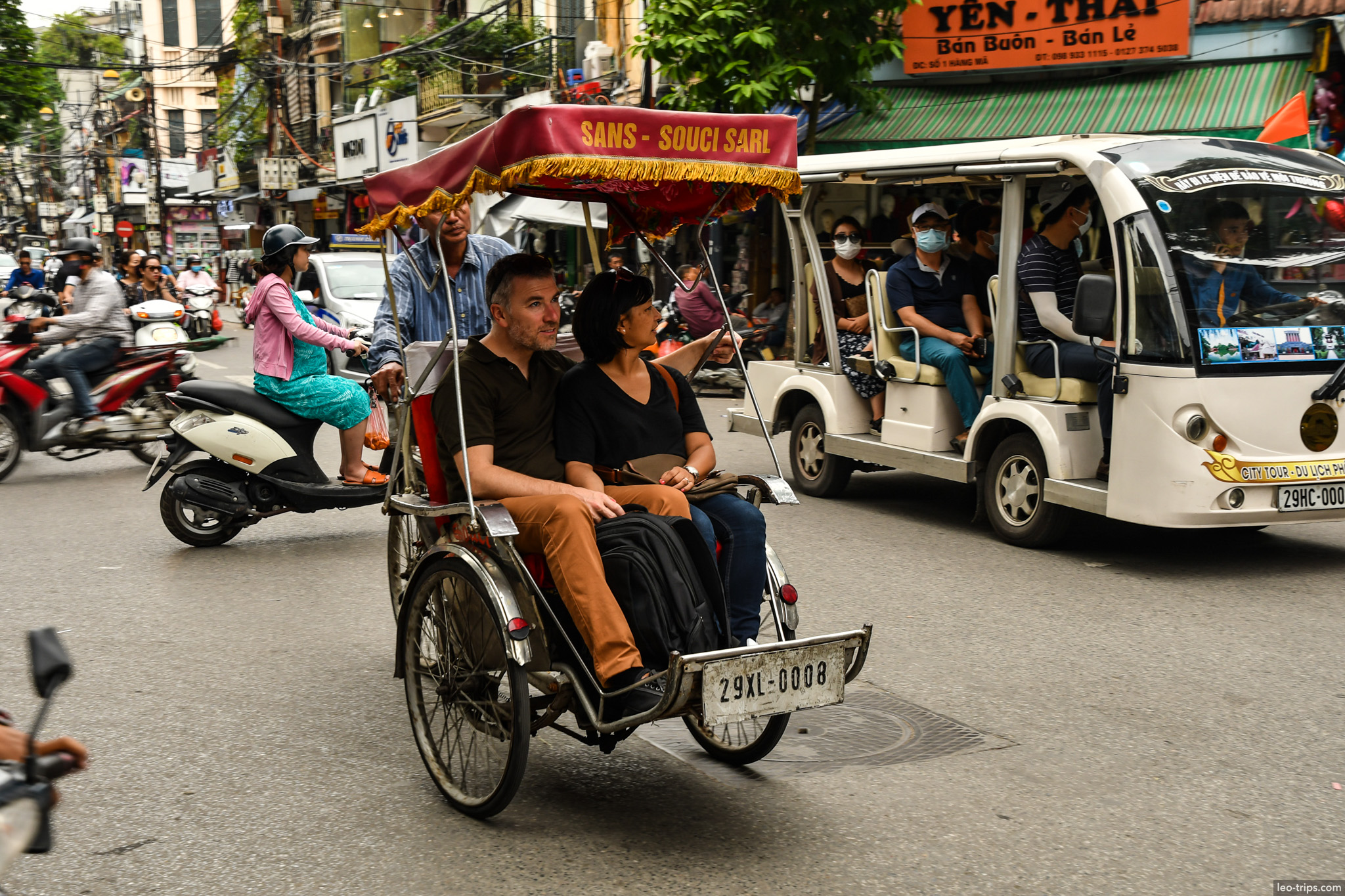 cyclo rickshaw tourists old quarter hanoi hanoi