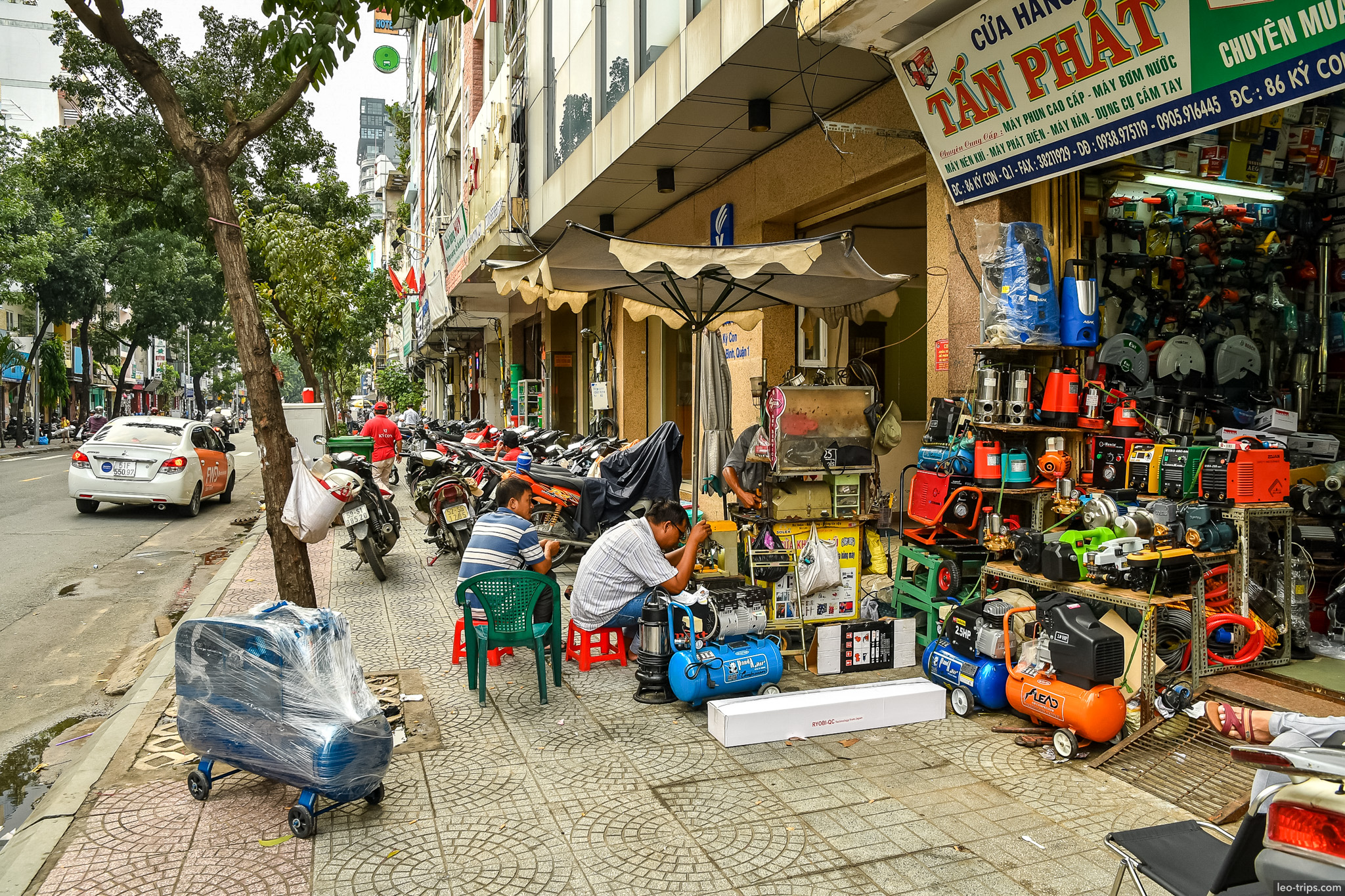 ky con street hardware shops tan phat ho chi minh city