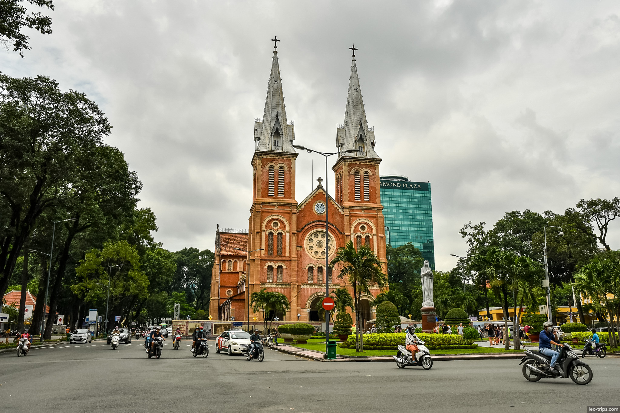 notre dame cathedral saigon front twin spires ho chi minh city