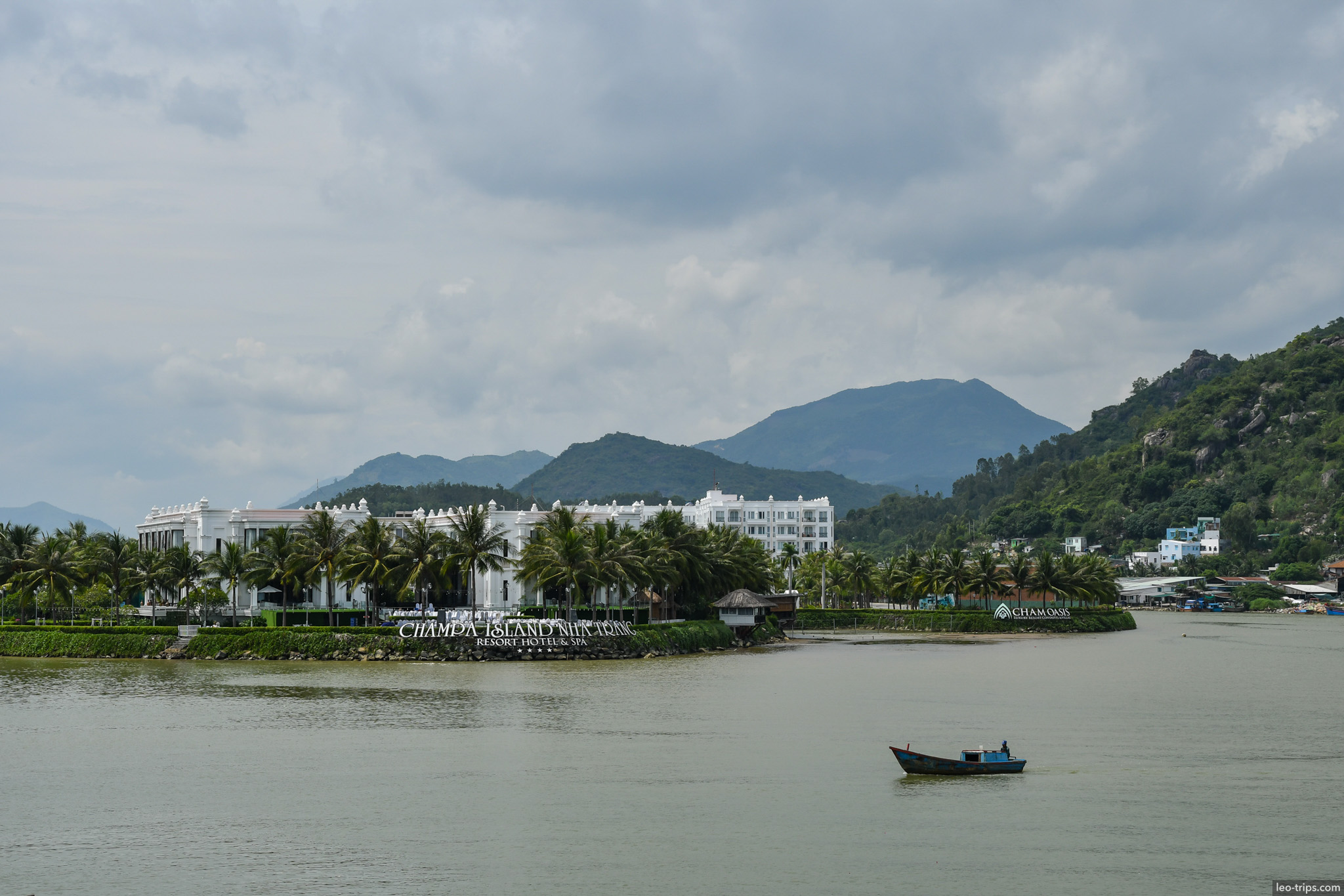 giant boulders sea fishing boat tran phu bridge nha trang