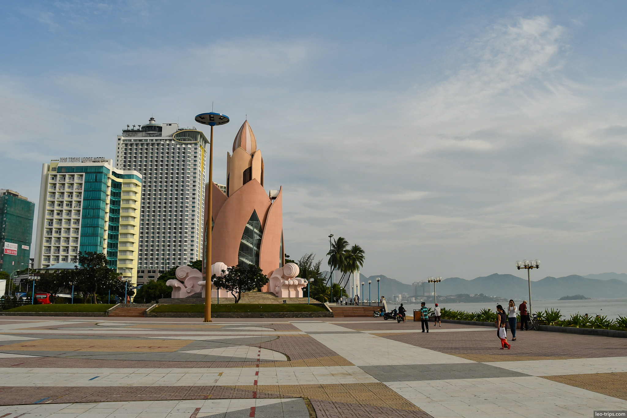 seaside park palm trees benches nha trang nha trang